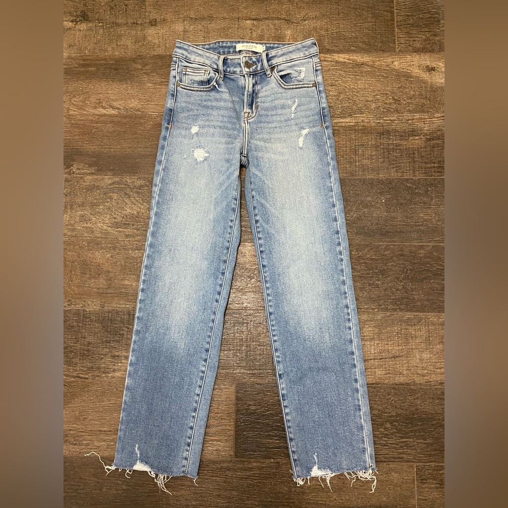 Light Blue Straight-Leg Jeans with Distressed Hem